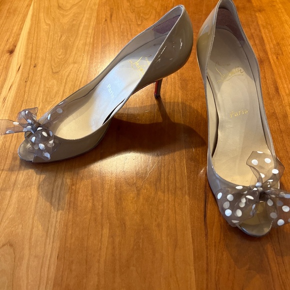 Women’s high heel shoe - Picture 1 of 5